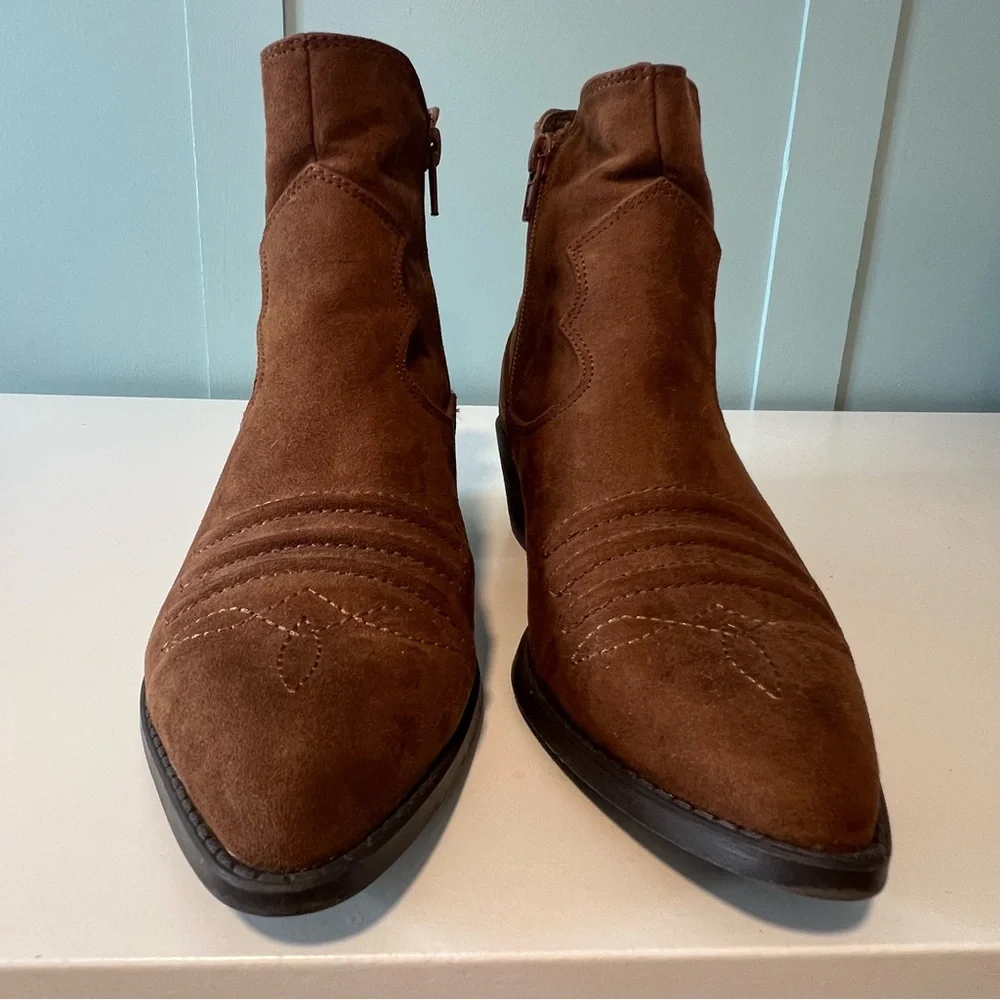 Carlos by Carlos Santana Montana Brown Zip Ankle Boots.‎ Size 6.